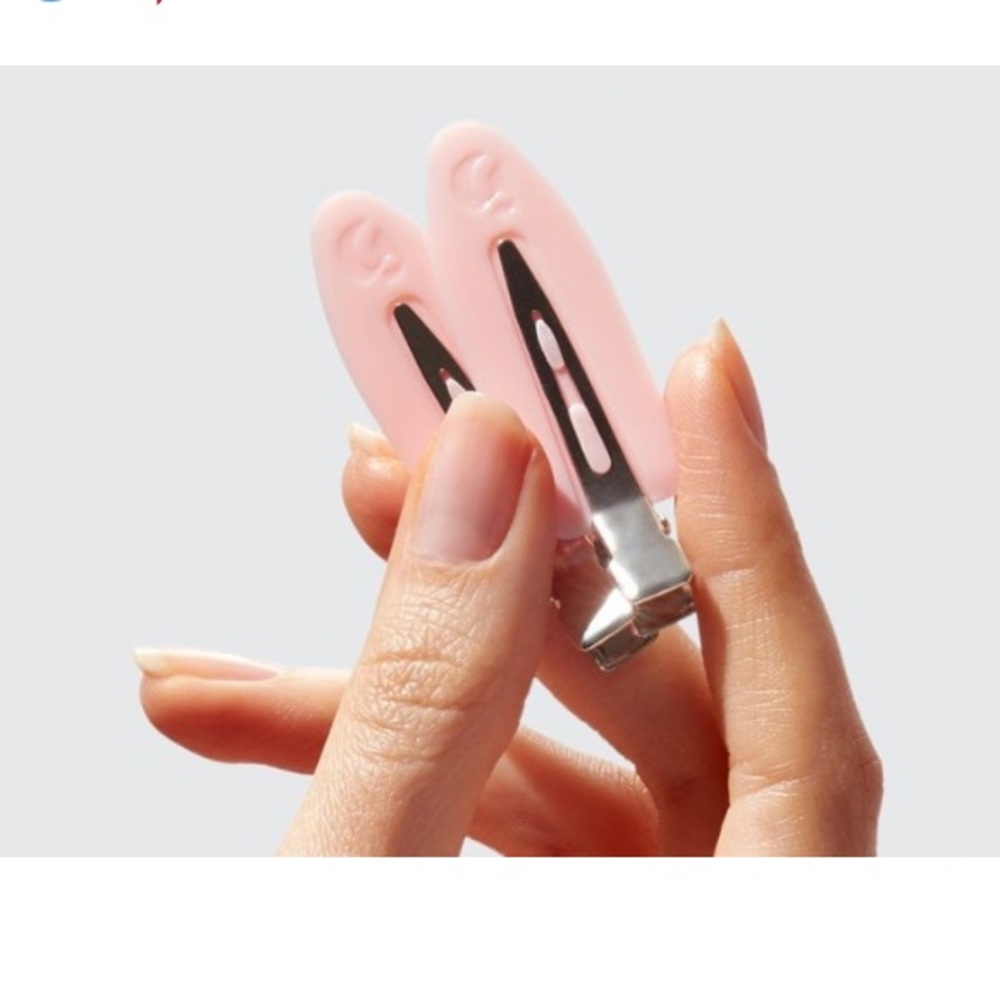 Glossier pink logo hair clips